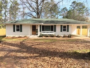 Building Photo - 5173 Hiram Lithia Springs Rd SW