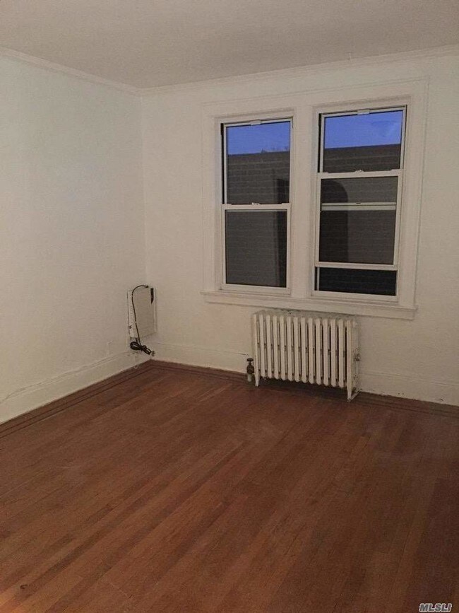 Foto del edificio - 89-09 69th Rd