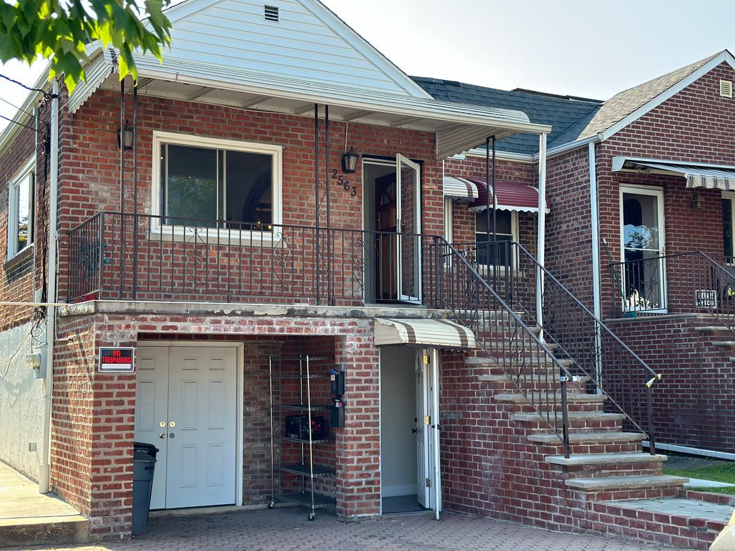 Building Photo - 2563 Kingsland Ave