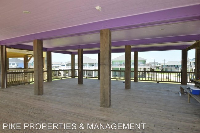 Building Photo - 971 S Stingaree Dr