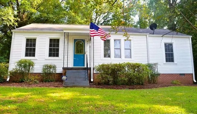 Building Photo - Adorable 2 bedroom 1 bath home Downtown Gr...
