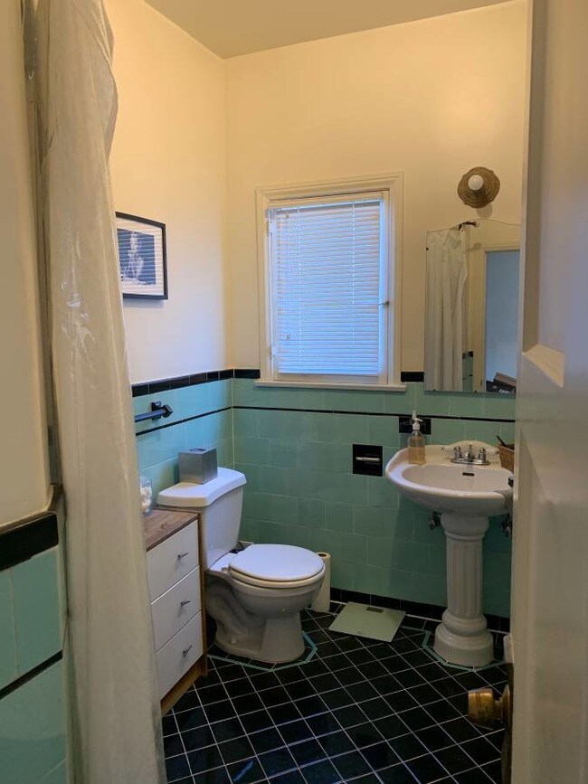 Foto del edificio - 232 S Poinsettia Pl