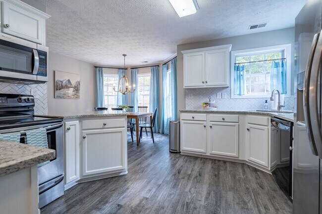 Foto del edificio - 104 Kingston Pointe Dr