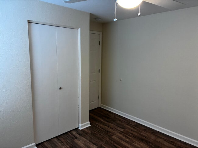 Building Photo - 625 E Harbor St