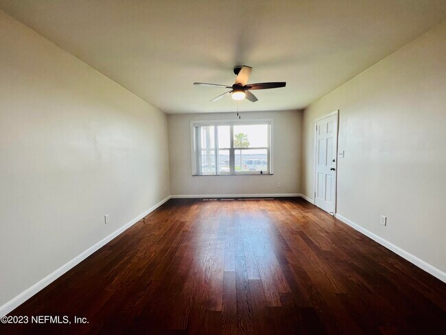 Foto del edificio - 1781 River Rd
