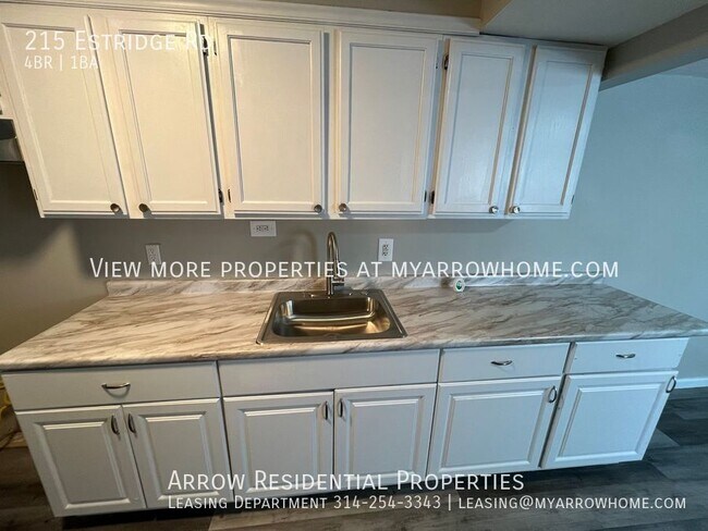 Photo - 215 Estridge Rd House