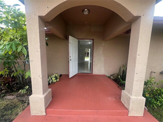 Building Photo - 10040 SW 45th St