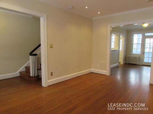 Foto del edificio - 2215 39th St NW
