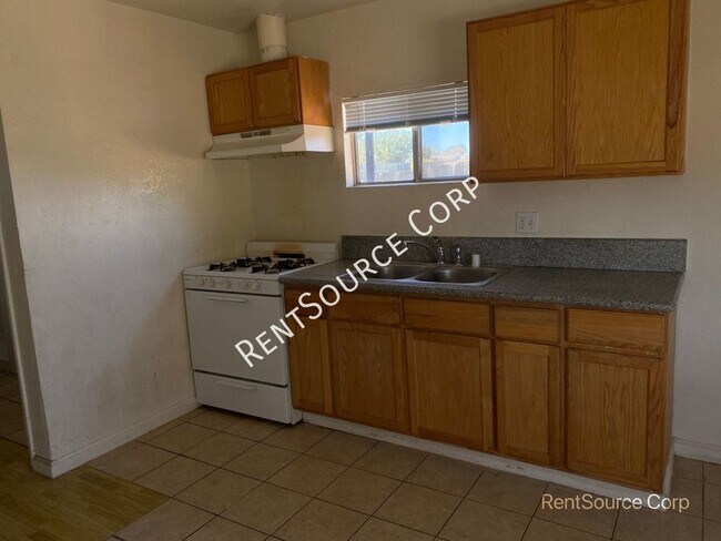 Building Photo - 1 Bedroom 1 Bath Single Family Home for Re...
