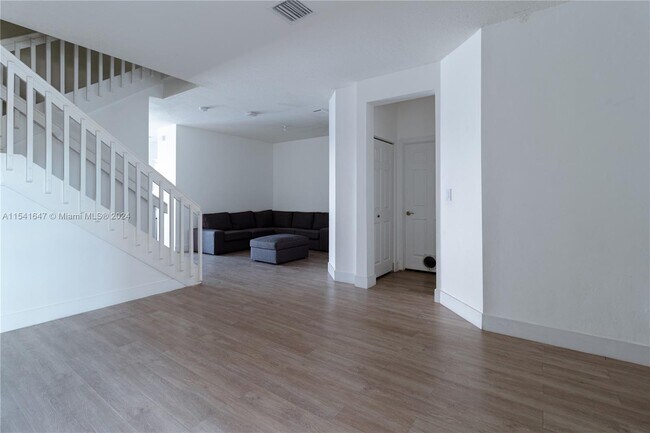 Building Photo - 3435 W 105 th Pl