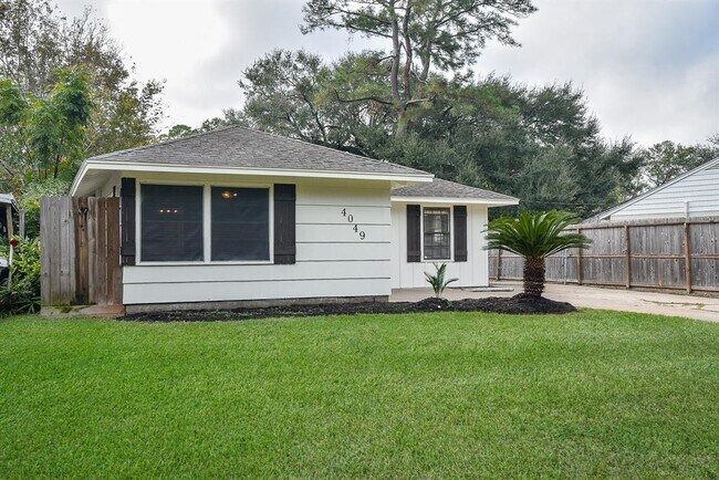 Building Photo - 4049 Woodshire St