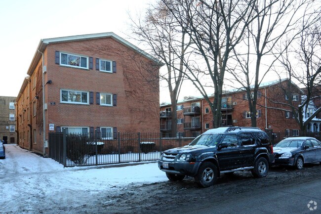 Building Photo - 1529-1537 W Farwell Ave