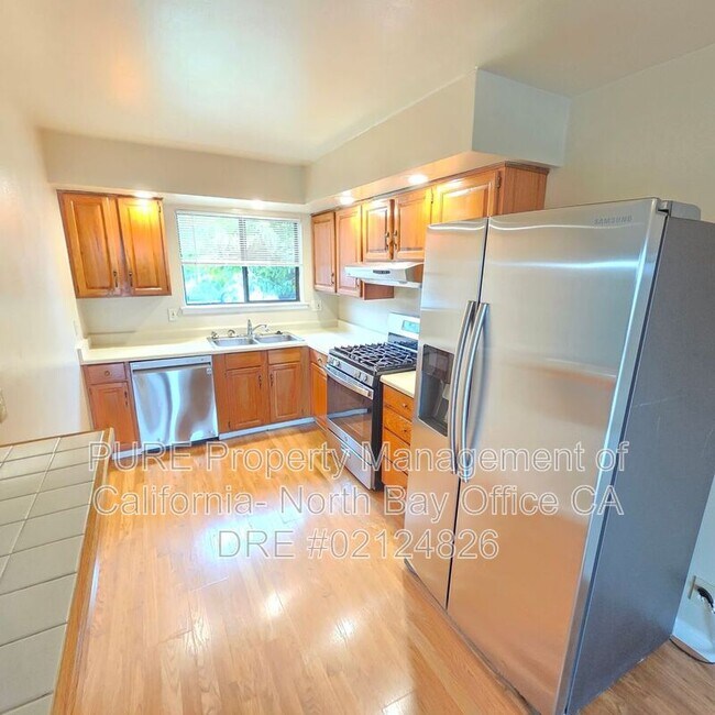 Foto del edificio - 1316 S McDowell Blvd