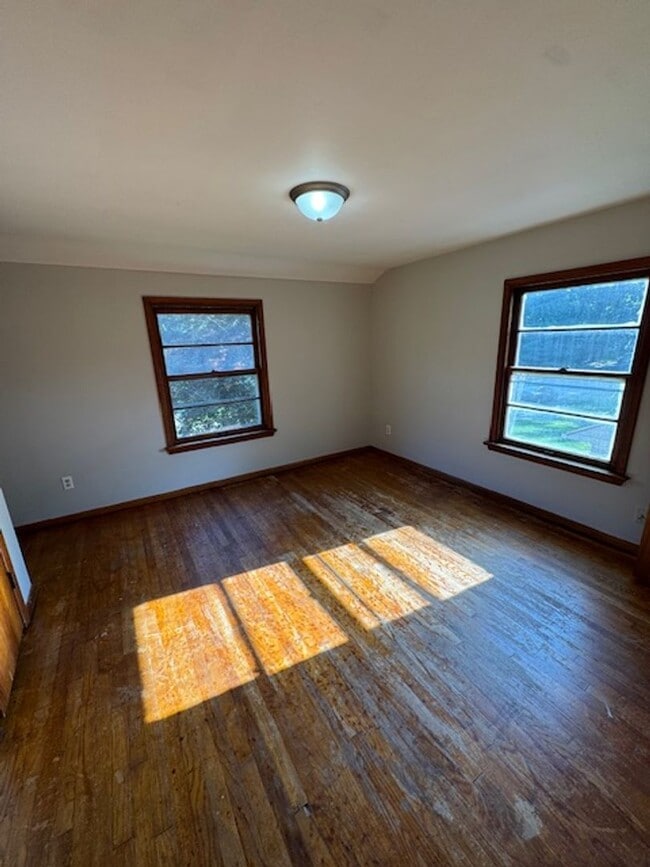 Building Photo - 1341 Fay Dr