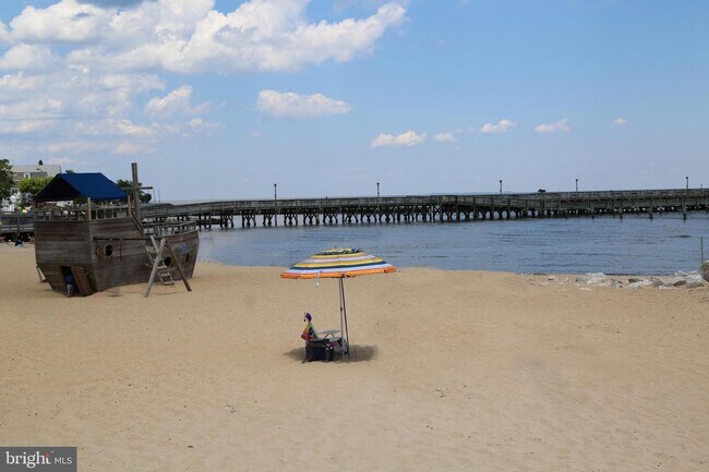 Foto del edificio - 8810 Chesapeake Lighthouse Dr