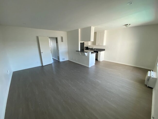 Building Photo - 5307 Sepulveda Blvd