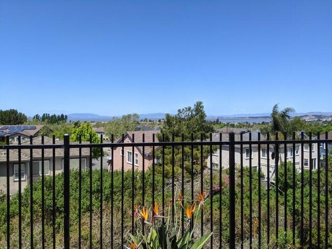 Building Photo - 4 bedroom in Hercules CA 94547