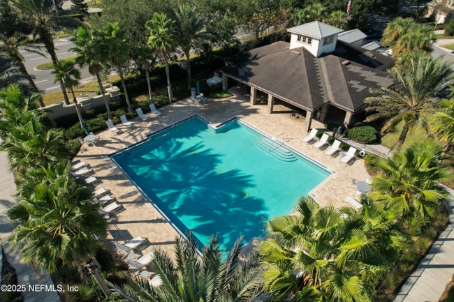 Foto del edificio - 7041 Beauhaven Ct