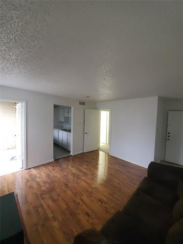 Foto del edificio - 6050 Melody Ln