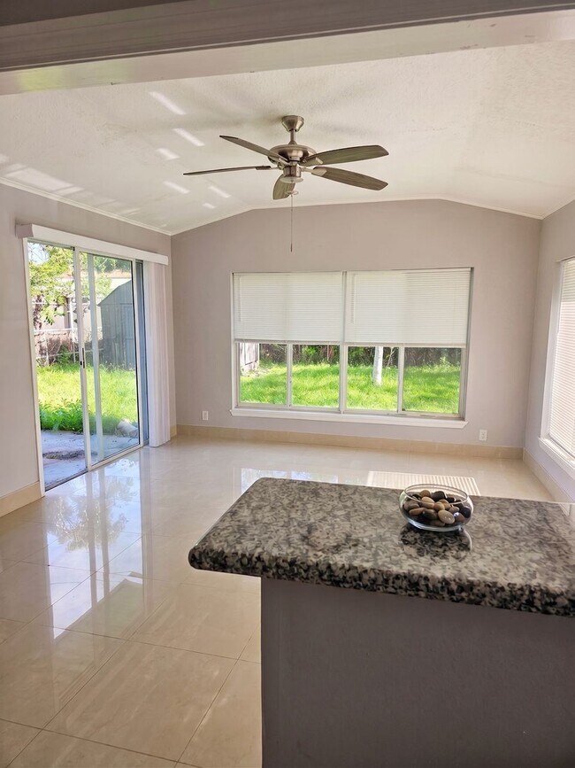 Foto del edificio - 5707 Cody St