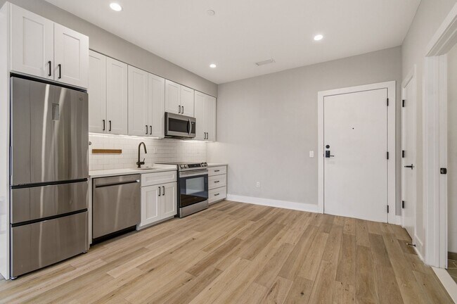 Foto del edificio - New Construction One Bedroom One Bathroom-Modern Living Off H Street!