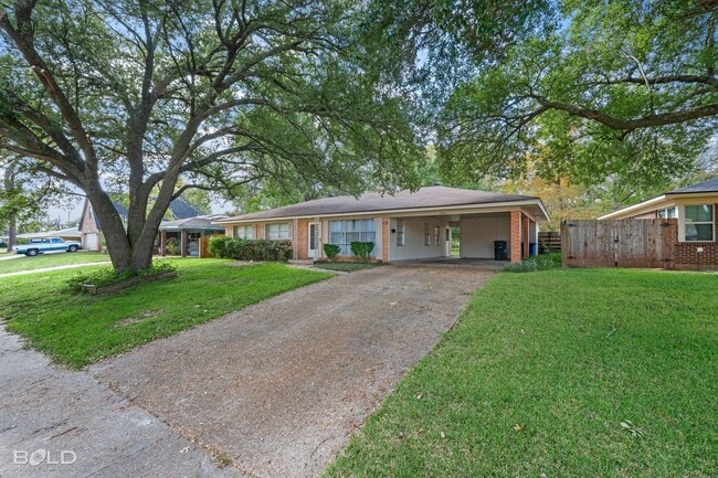 Building Photo - Home For Rent!