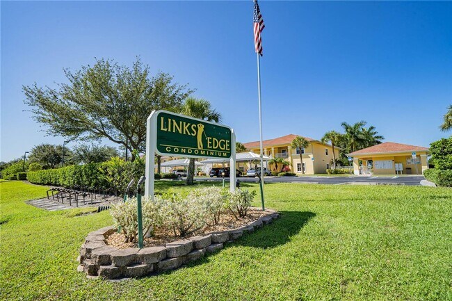 Building Photo - AVAILABLE MAY 15TH, 2024! BEAUTIFUL TURNKE...
