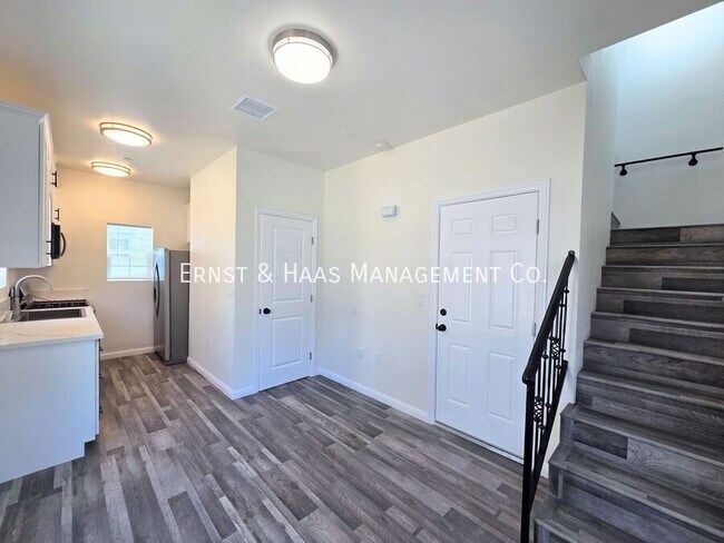 Building Photo - 4169 Country Club Dr