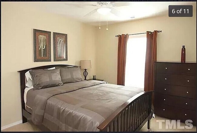 Foto del edificio - Three Bedroom End Unit Townhome in AMAZING Neighborhood!