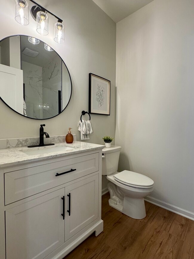 Building Photo - 2507 1st Ave S