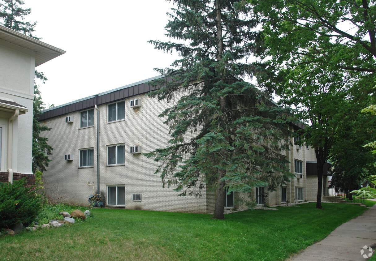 Building Photo - Harriet Avenue Villas