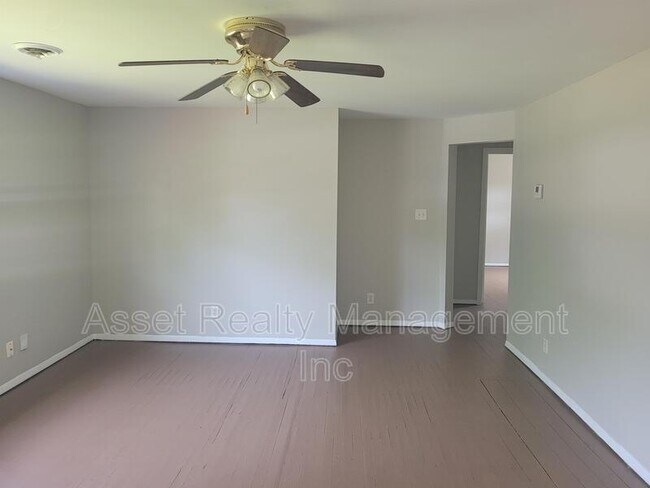 Foto del edificio - 5008 O Barr Rd