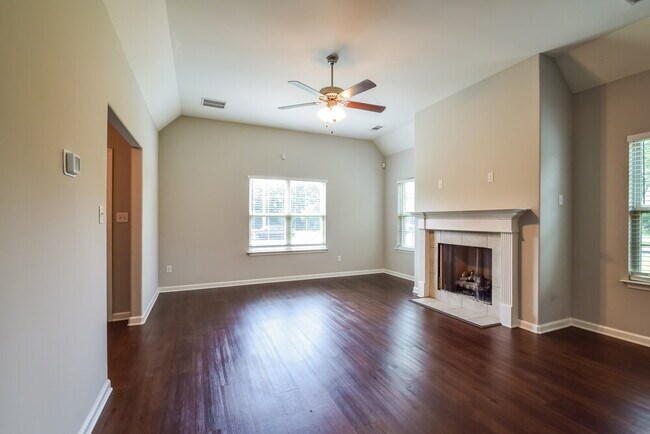 Foto del edificio - 6164 Humphreys Dr