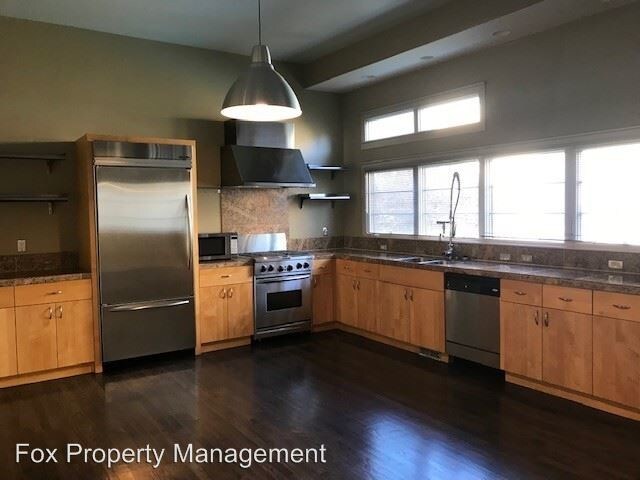 Foto del edificio - 734 Tenacity Dr