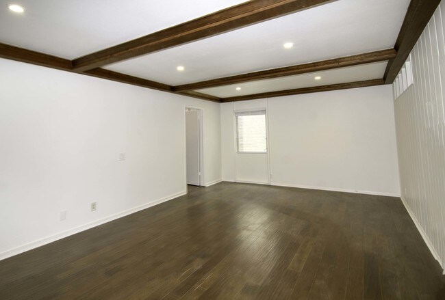 Building Photo - 9018 Keith Ave