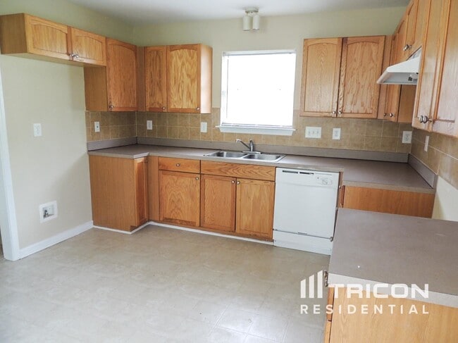 Building Photo - 5609 Stone Bluff Ct