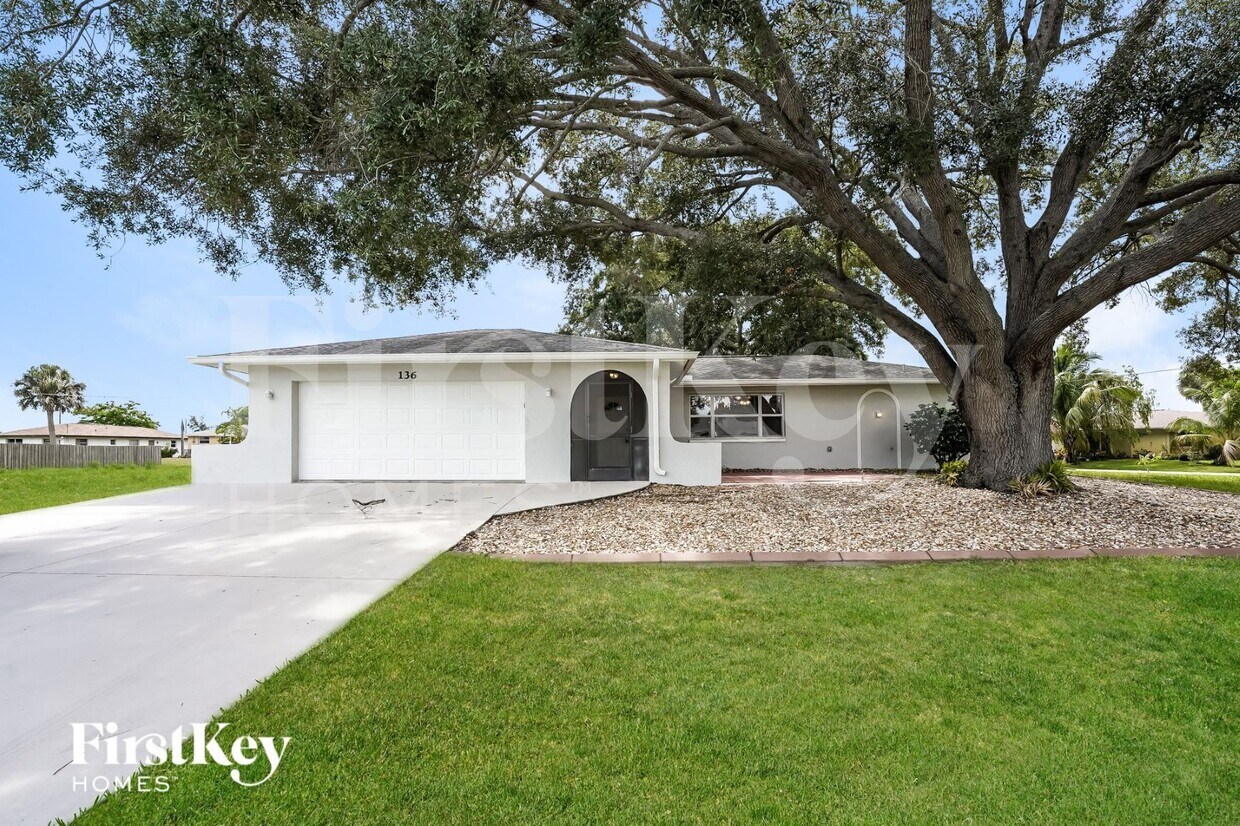 Foto principal - 136 Sunnyside St NW