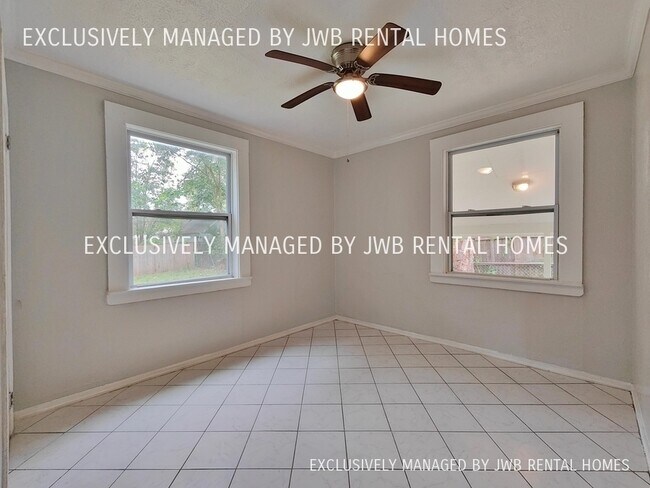 Building Photo - 8745 Eaton Ave