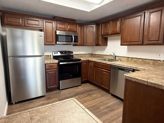 Building Photo - 3356 Meadow Way
