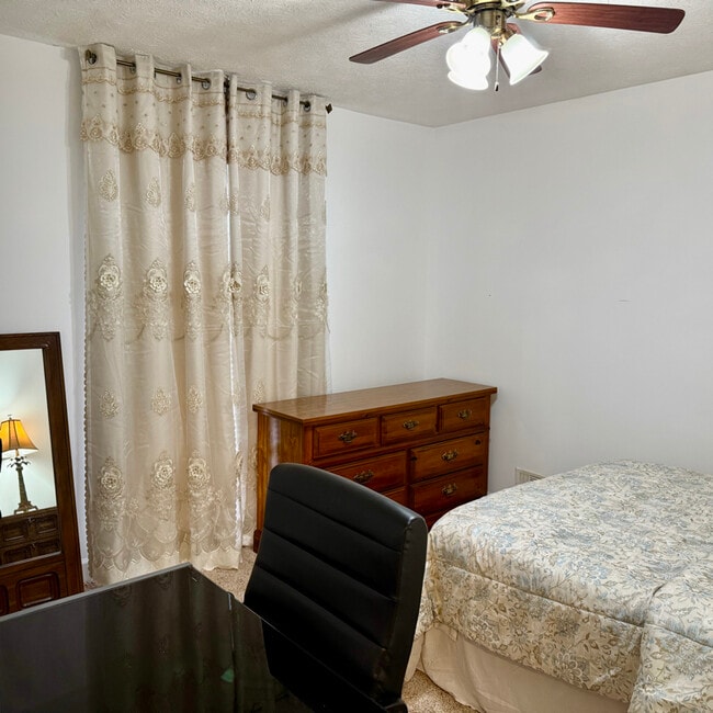 Building Photo - 4401 Yorkshire Ct