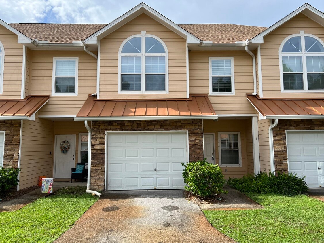 Foto principal - 732 E Mack Bayou Dr