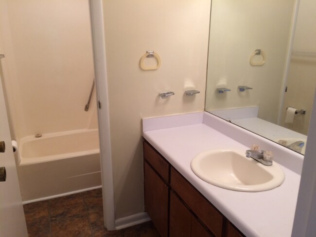 Foto del edificio - 915 Flythe Dr