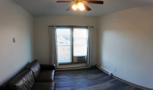 Living - 1700 N Michigan Ave