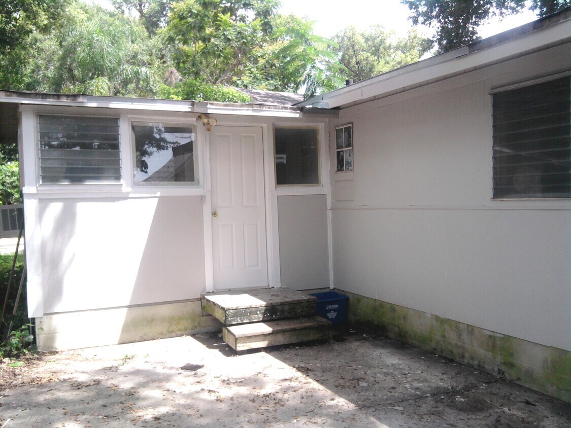 Primary Photo - 1415 Woodward St