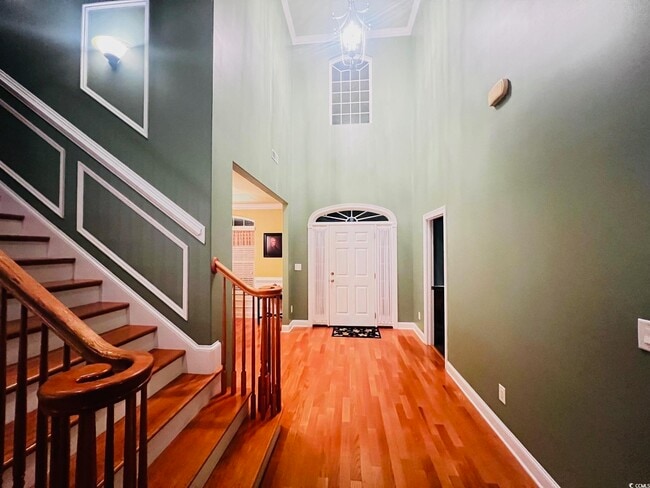 Foto del edificio - 584 Summerhill Dr