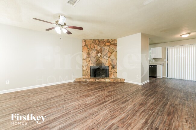 Building Photo - 5534 Petite Ct