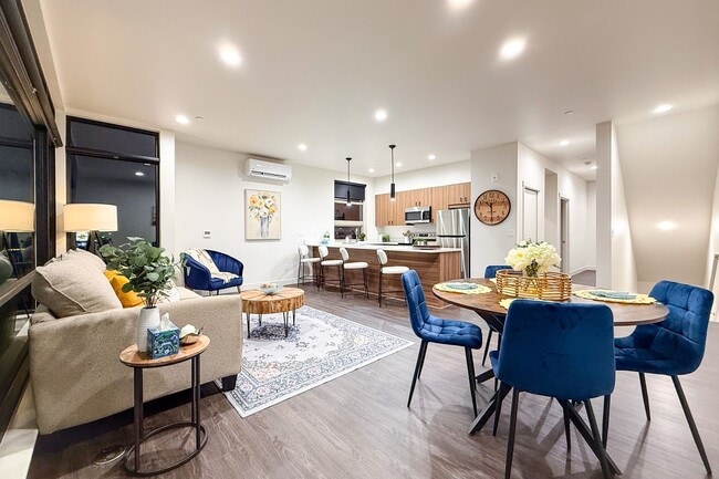 Interior Photo - The Towns On Elm