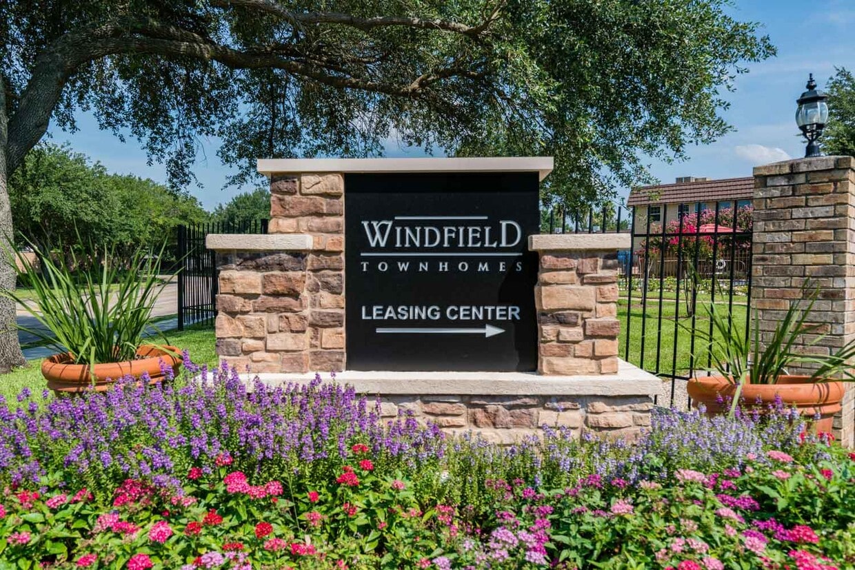 Windfield Townhomes 5010 Grove West Blvd Stafford, TX Apartments