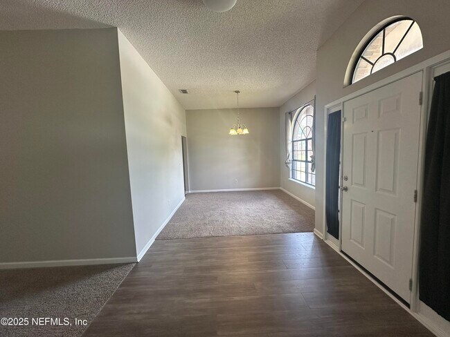 Building Photo - 345 Wildberry Ct