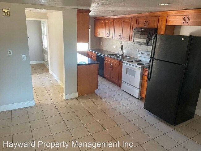 Building Photo - 3 br, 2 bath House - 24894 2nd St.